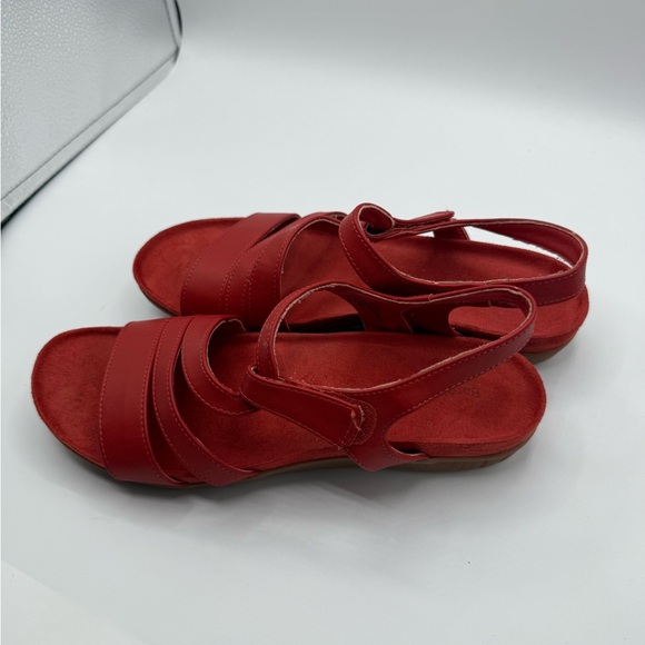 Baretraps Janus Women’s Red Leather Sandals Sz 9.5M - Picture 4 of 5